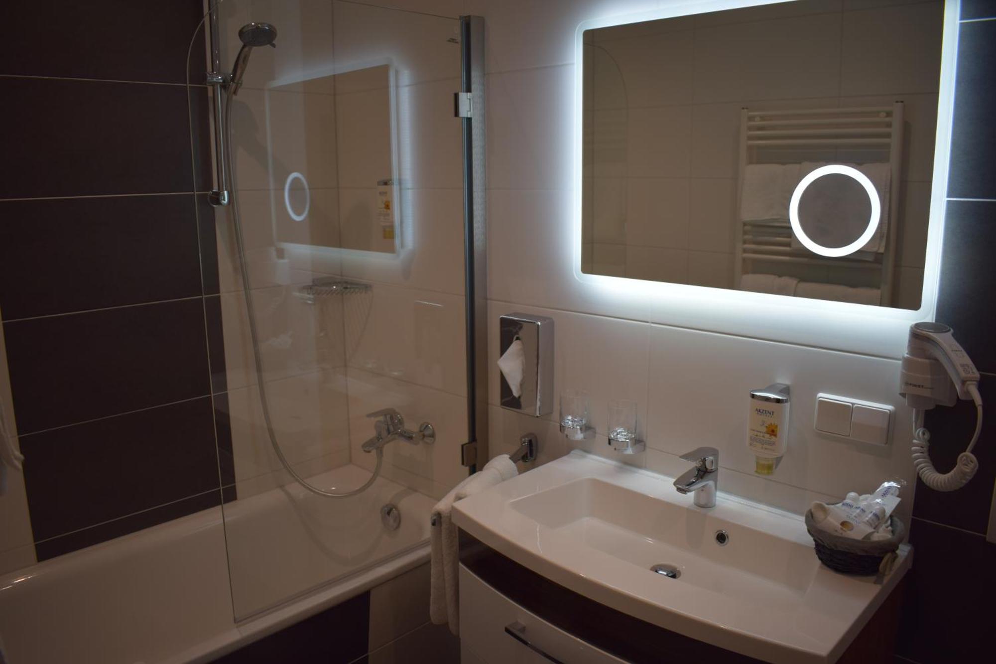 Akzent Hotel Goldner Hirsch Kamenec Exteriér fotografie