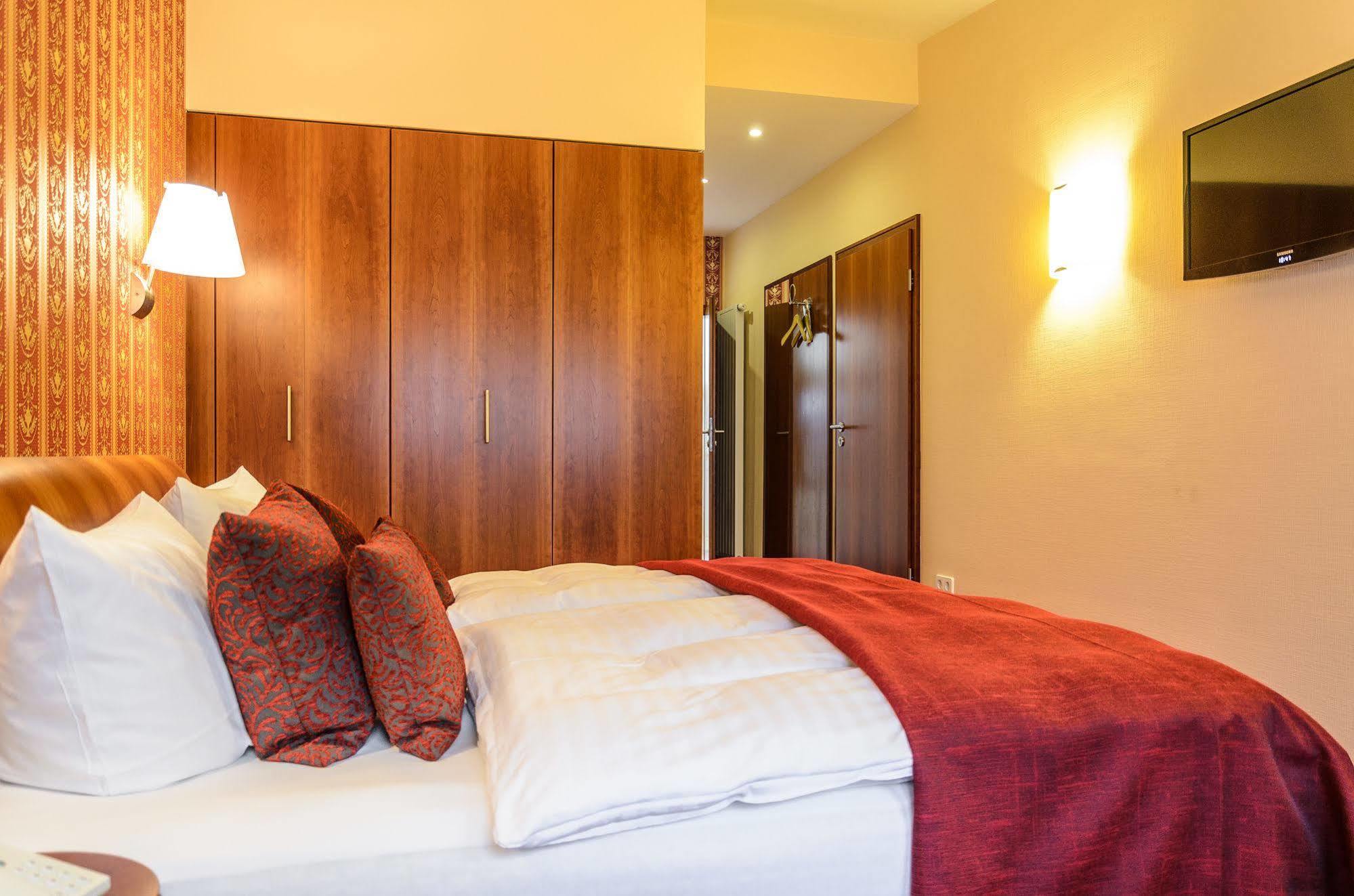 Akzent Hotel Goldner Hirsch Kamenec Exteriér fotografie